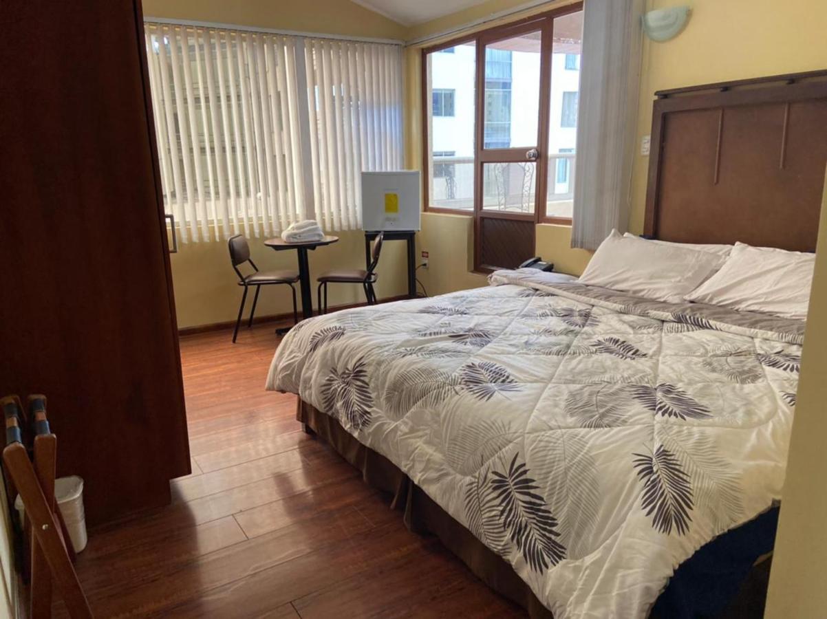 Hotel Saint Thomas Quito Esterno foto