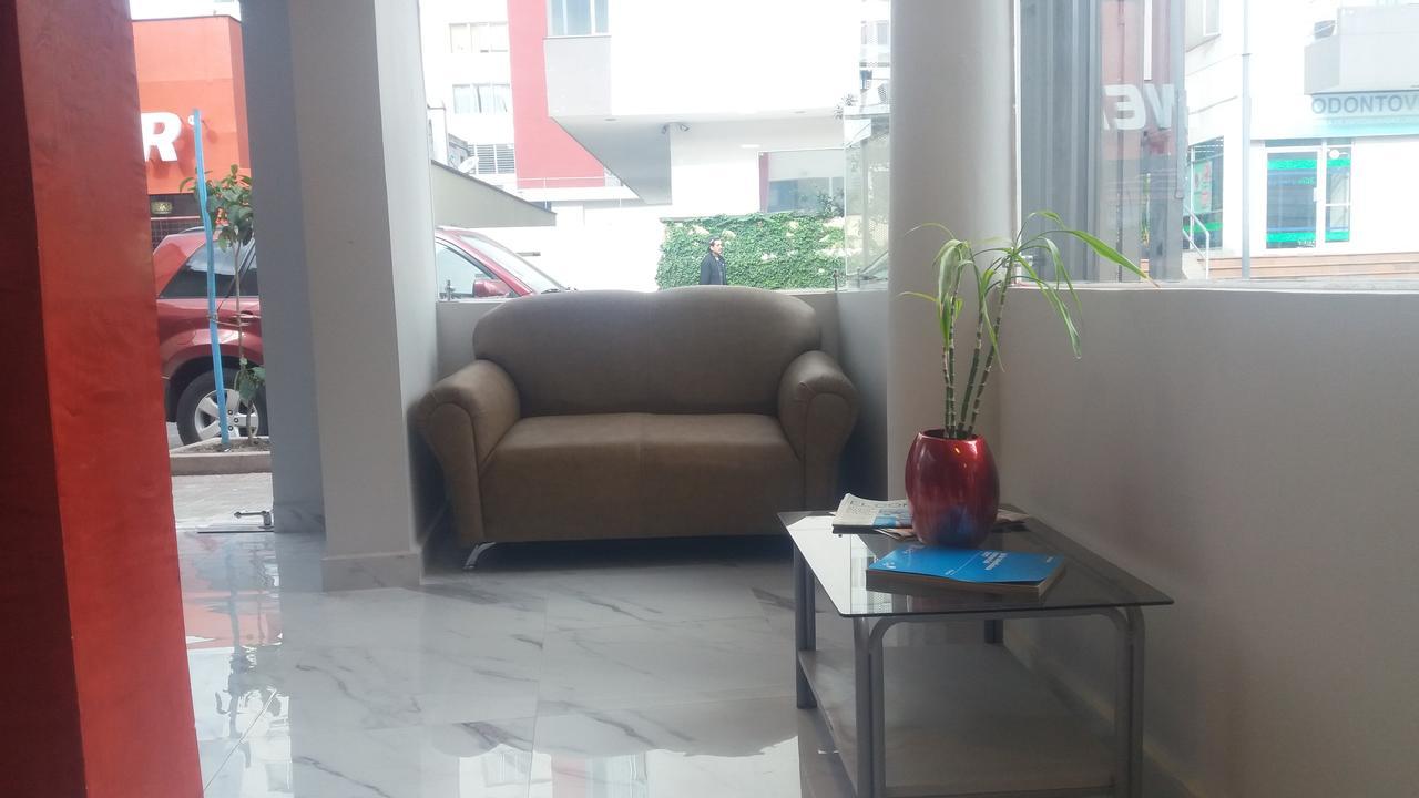 Hotel Saint Thomas Quito Esterno foto