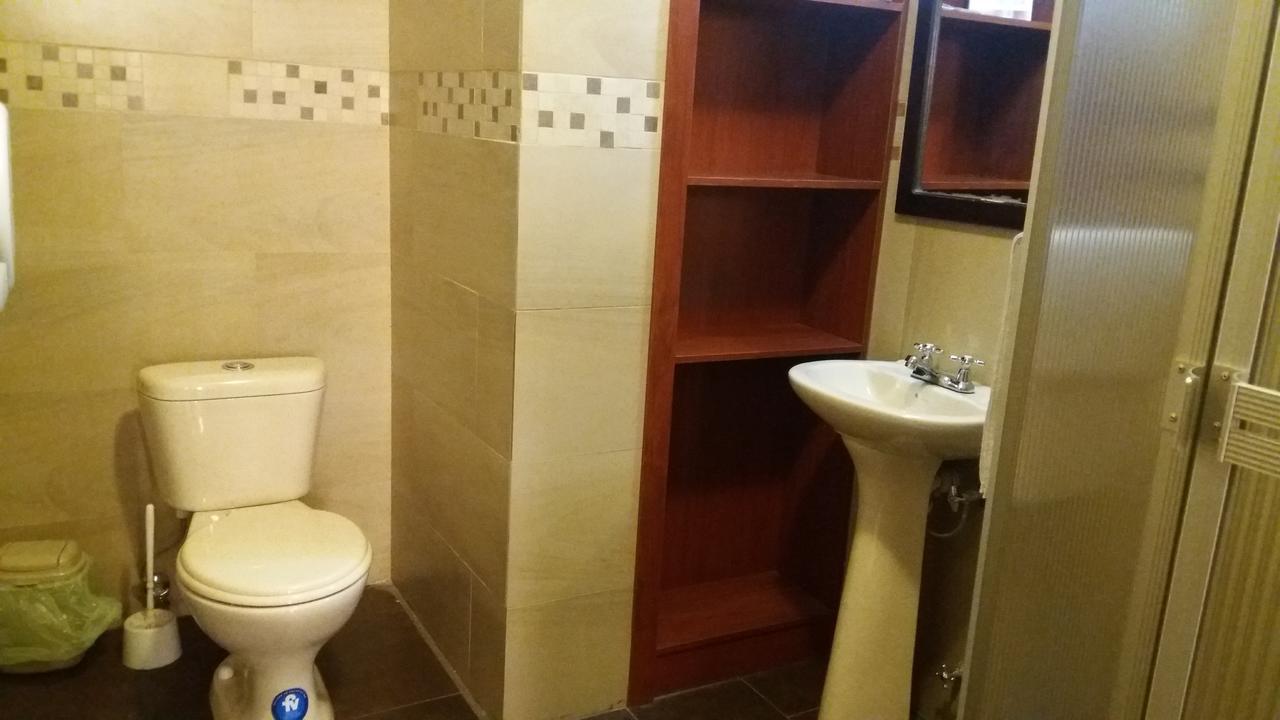 Hotel Saint Thomas Quito Esterno foto