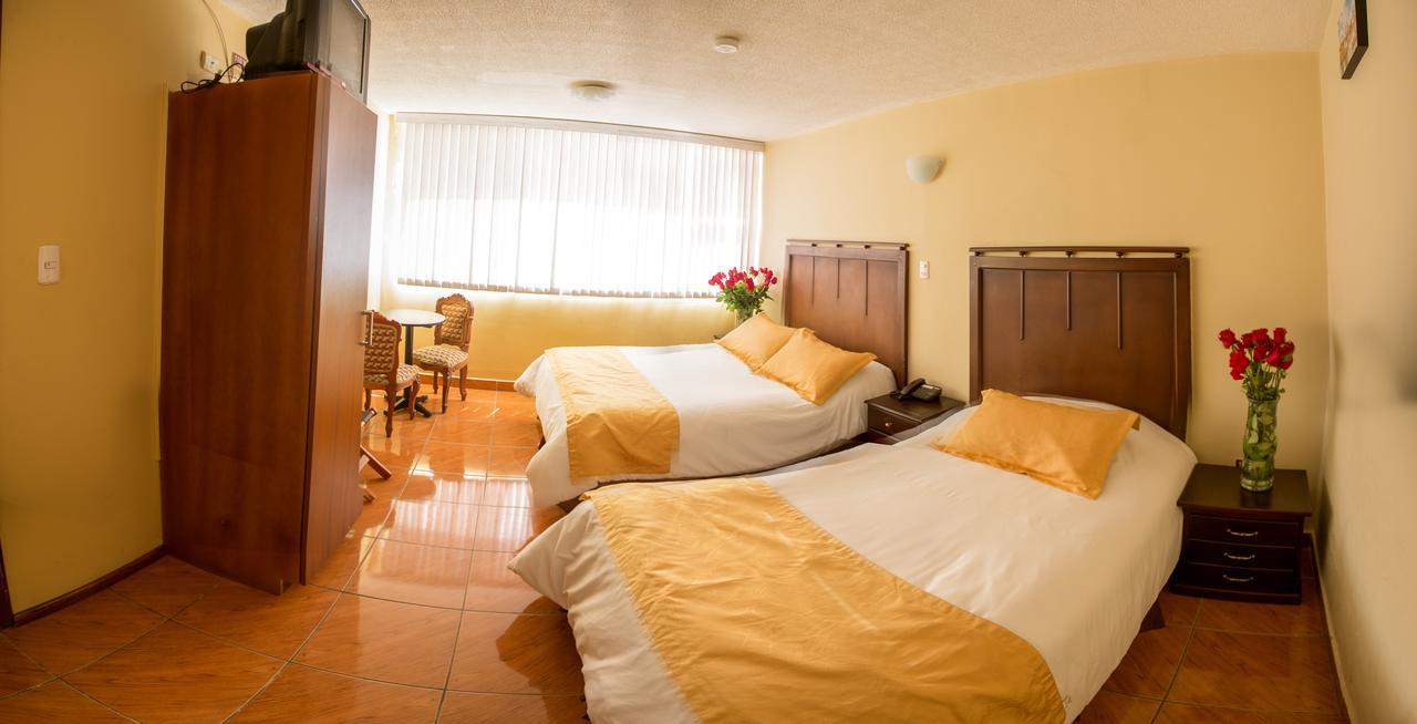 Hotel Saint Thomas Quito Esterno foto